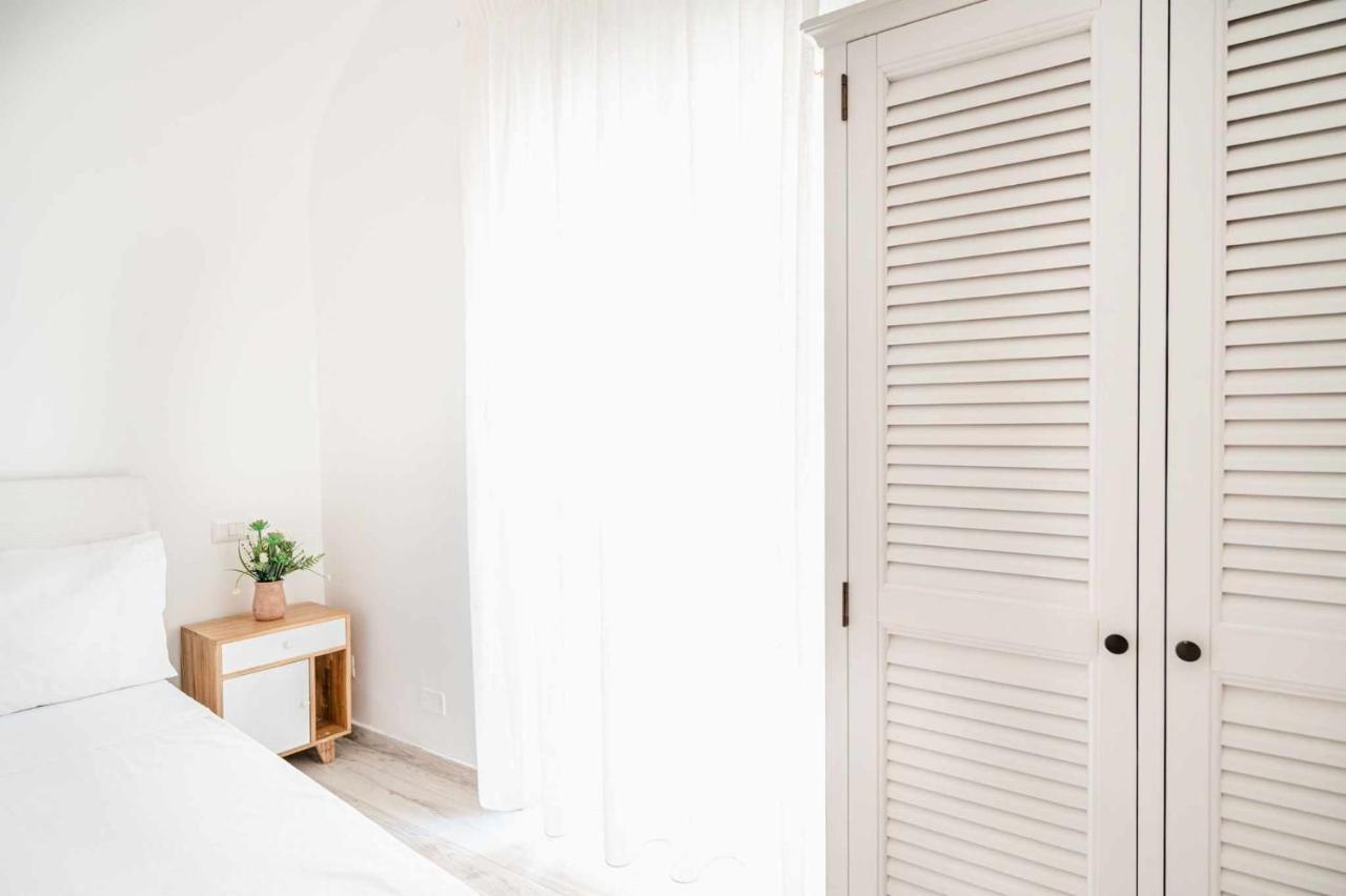 White Amalfi Centro Storico By Italianhost Apartment Ngoại thất bức ảnh